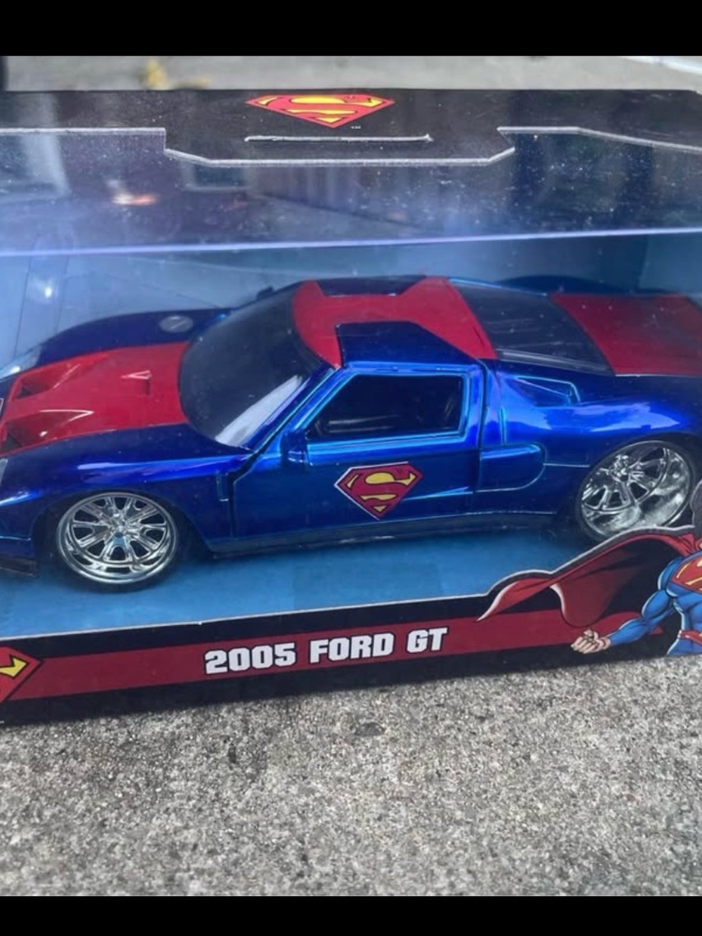DC Comics 2005 Ford GT Toy Car superman racing car die cast Warner bros GM